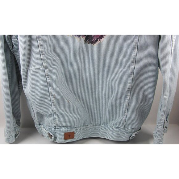 Vintage Classic Blue Denim Jean Jacket Distressed Size Large Trucker NWT - Picture 6 of 13
